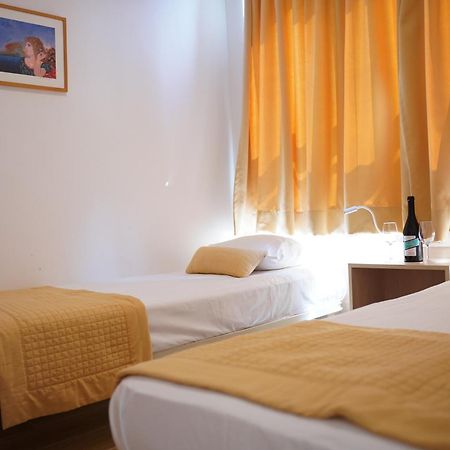 Hotel Sissy Καμένα Βούρλα Εξωτερικό φωτογραφία