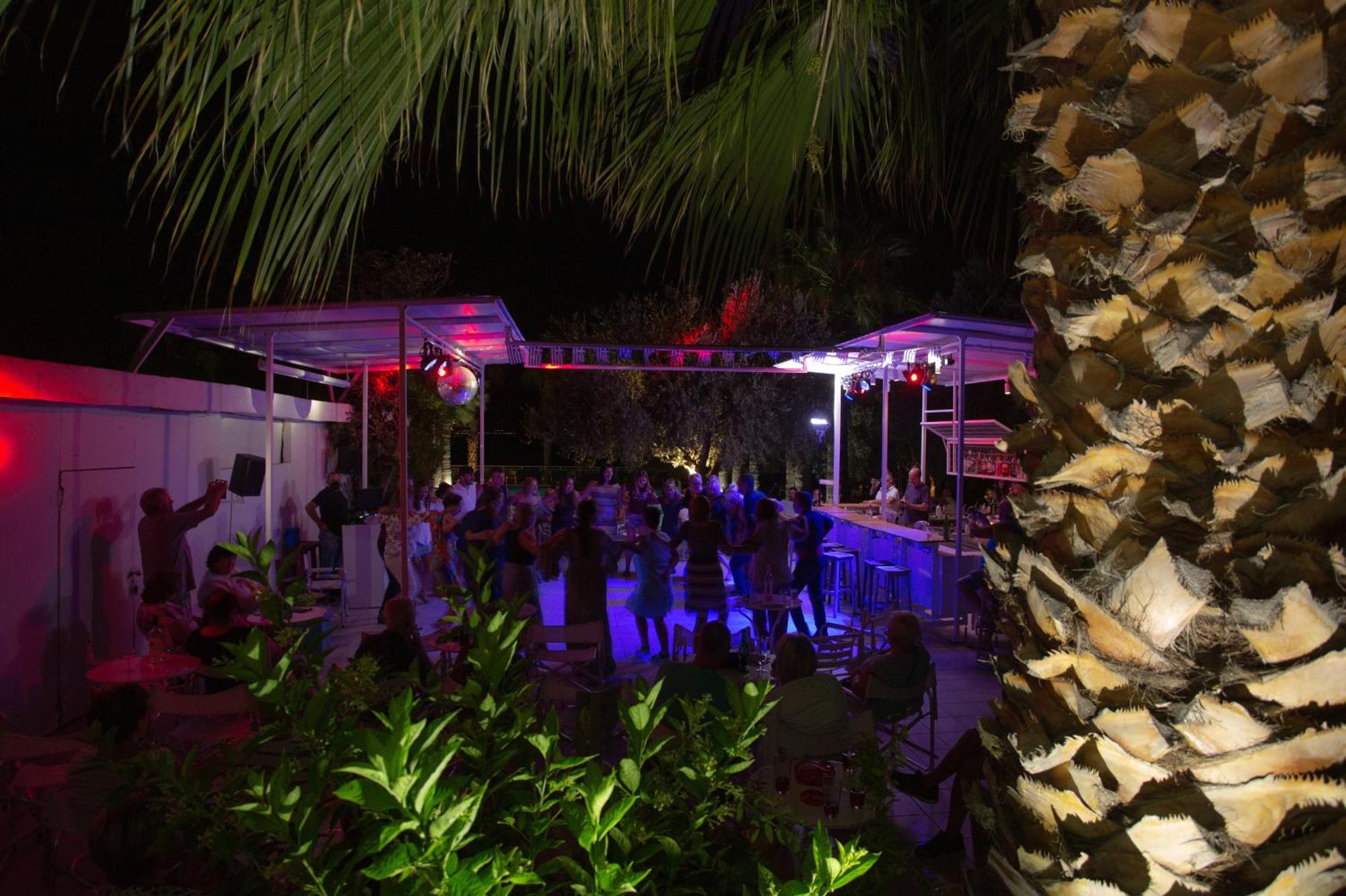 Hotel Sissy Καμένα Βούρλα Εξωτερικό φωτογραφία