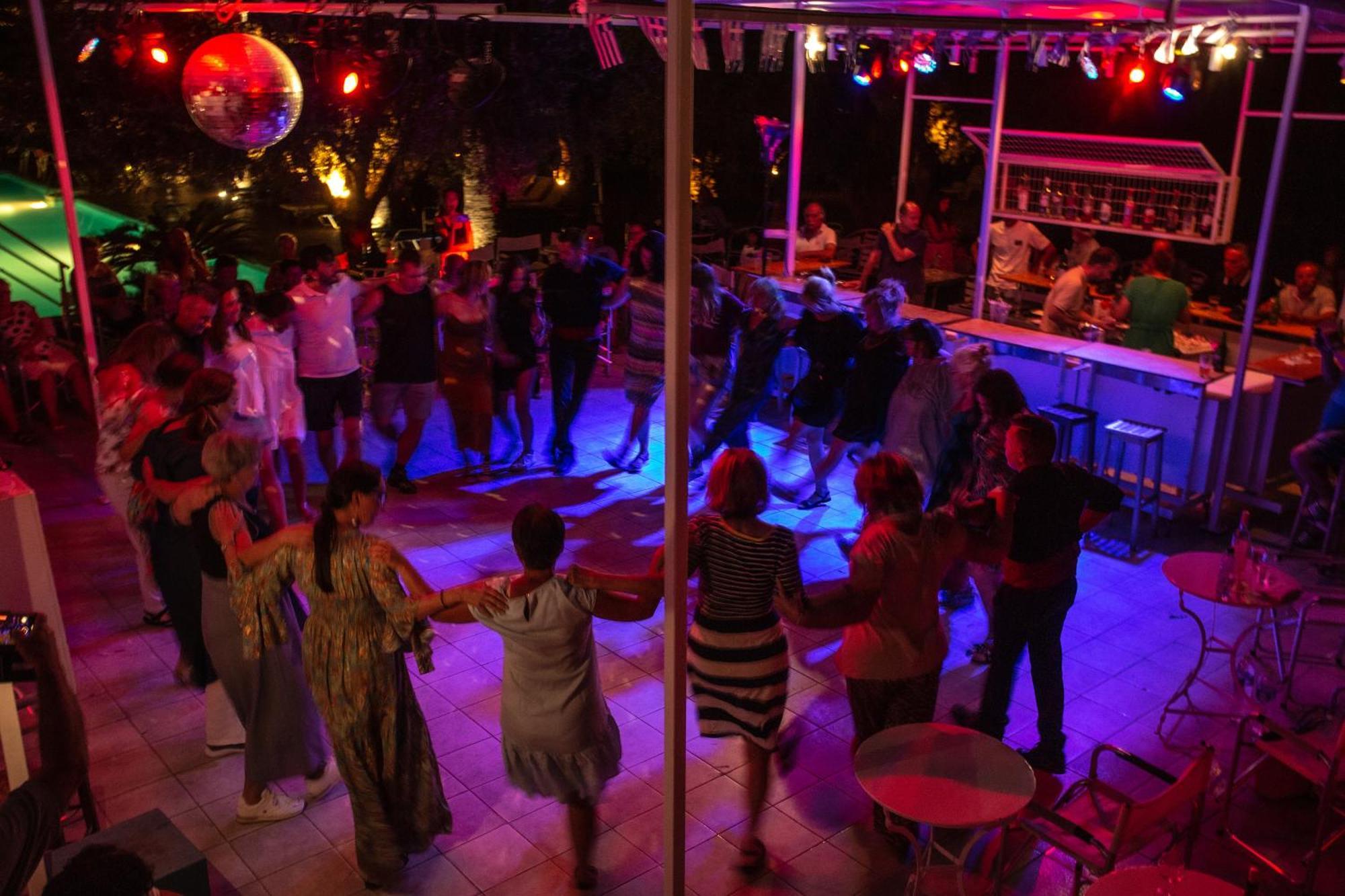 Hotel Sissy Καμένα Βούρλα Εξωτερικό φωτογραφία